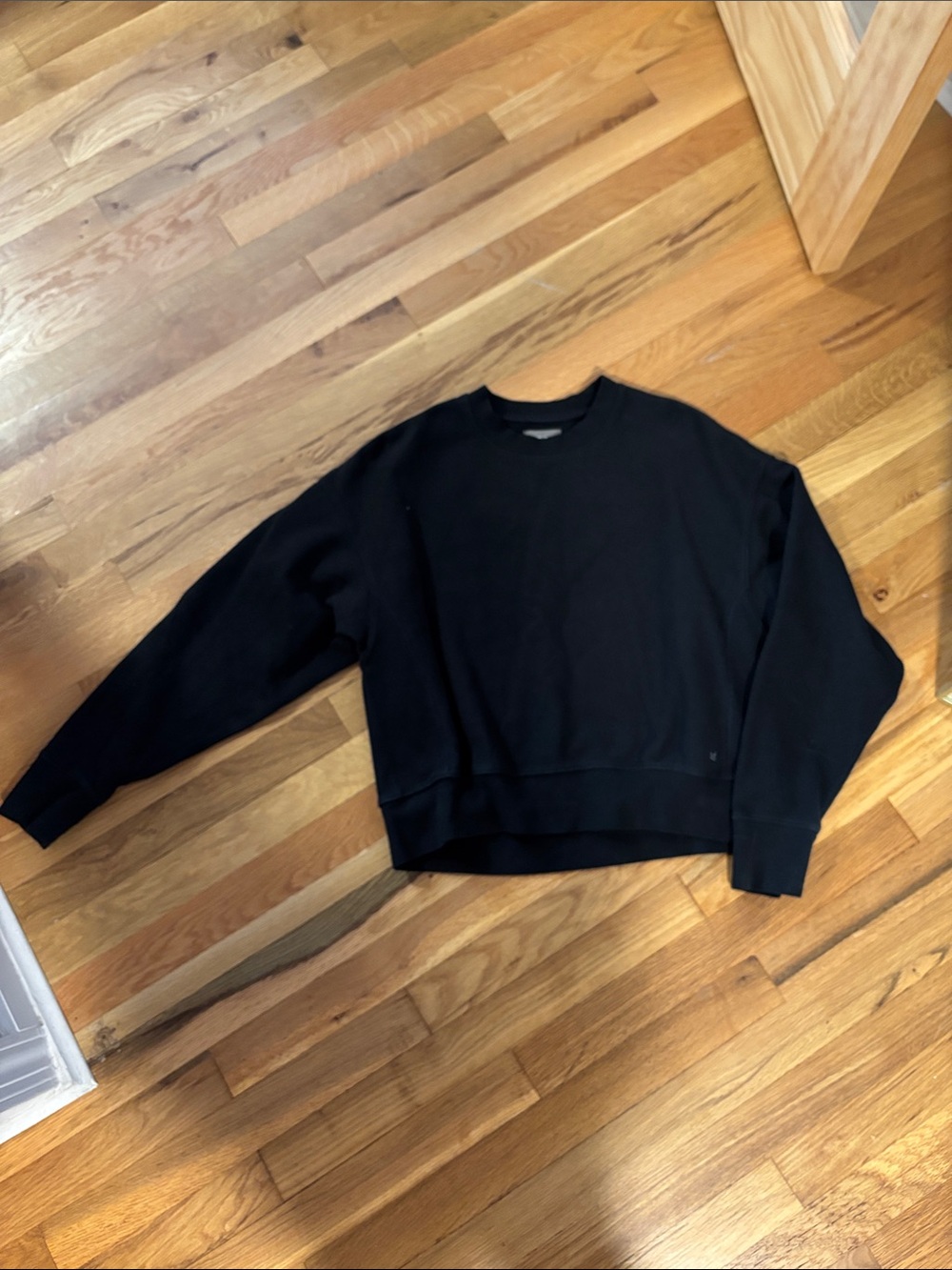 American Eagle Outfitters Black Crewneck Sweatshirt